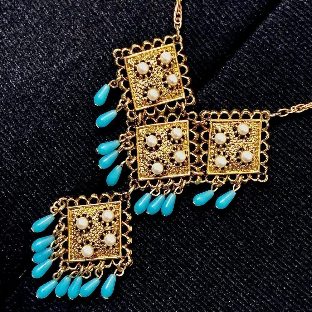 Long Hanging Triangles Pendant Necklace